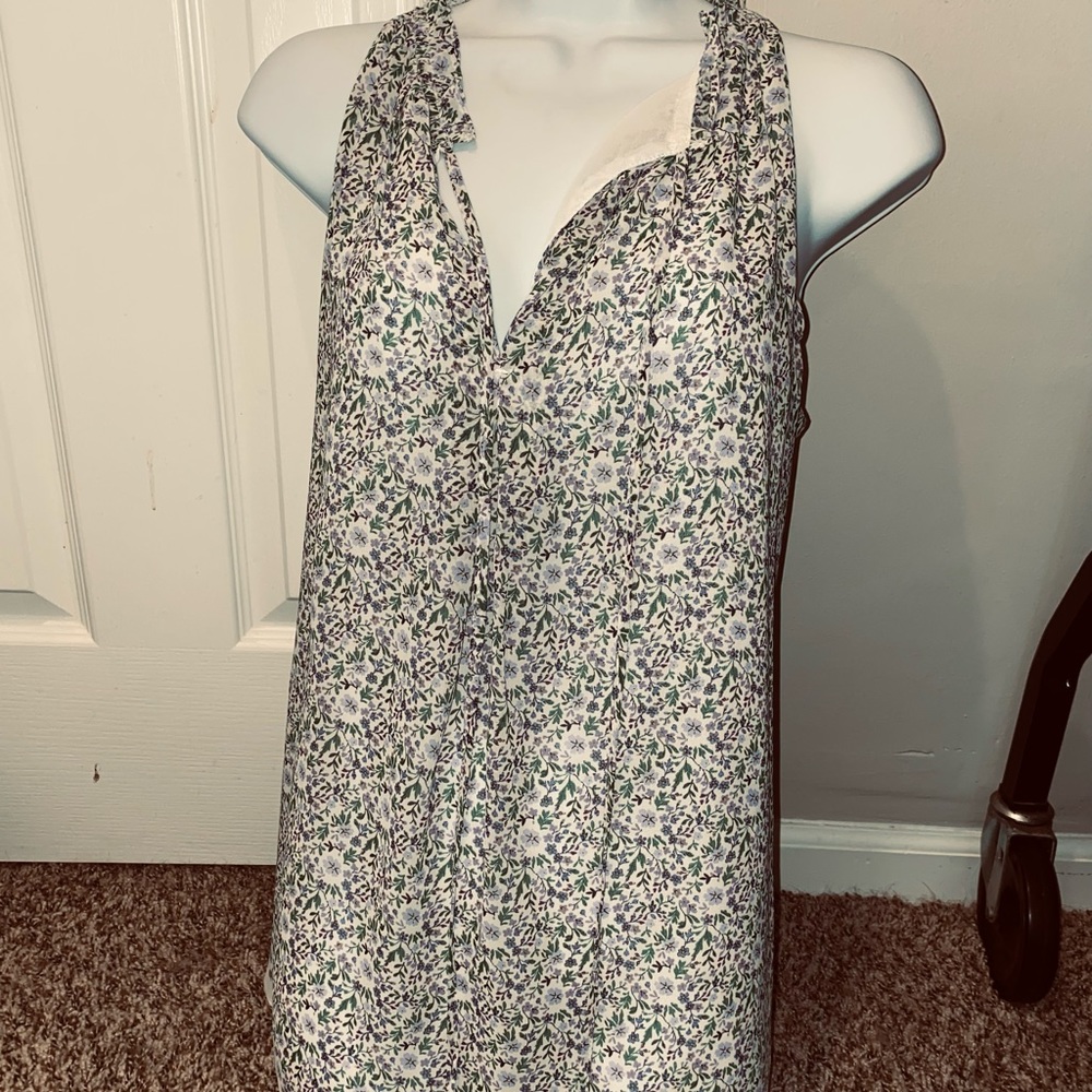 Women’s Max Studio dressy floral sleeveless top blouse , sz M